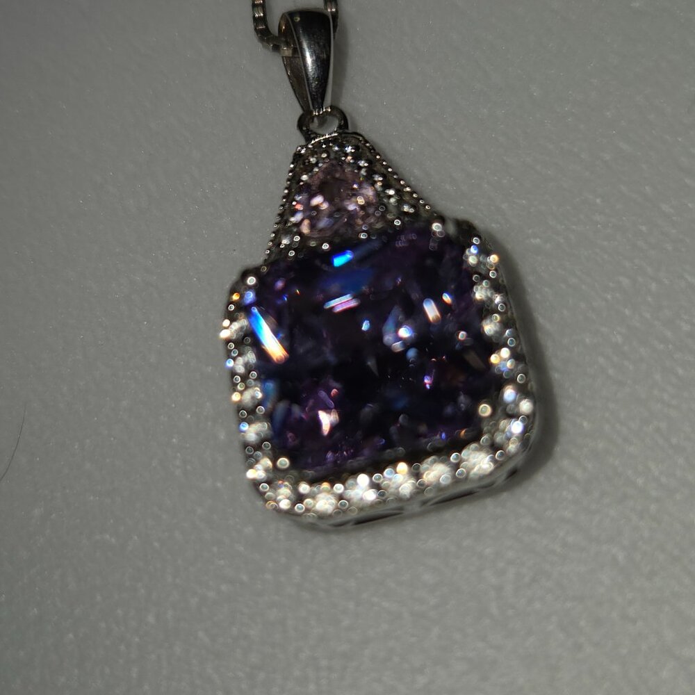 Gorgeous lavender 💜 gemstone charm sterling silver necklace